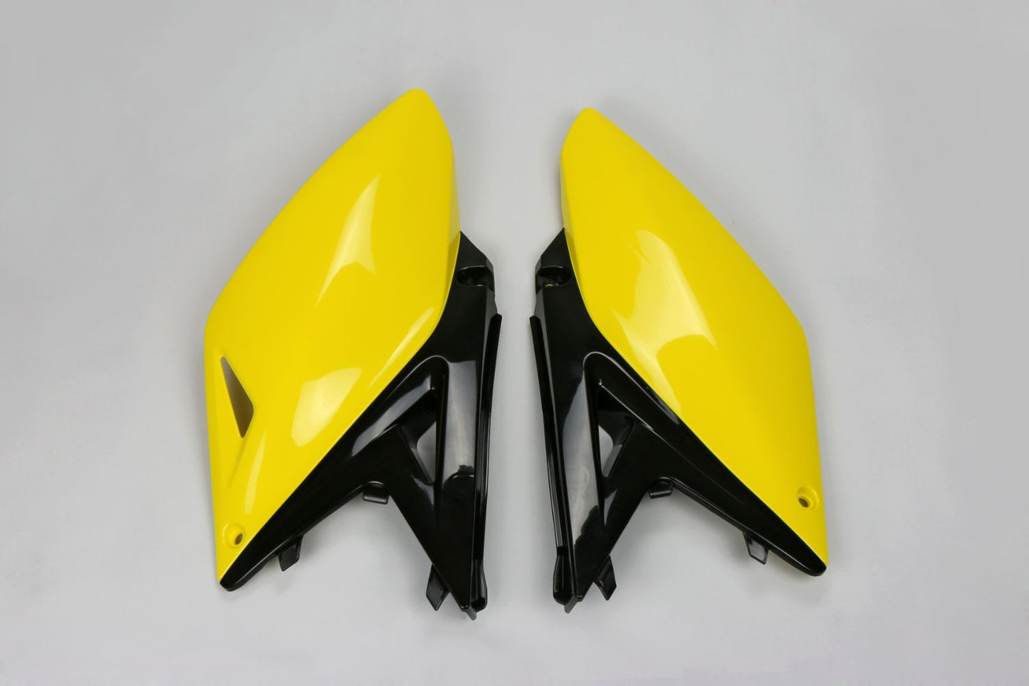 UFO Plast Fianchetti laterali portanumero Suzuki RMZ 250 2010-2018