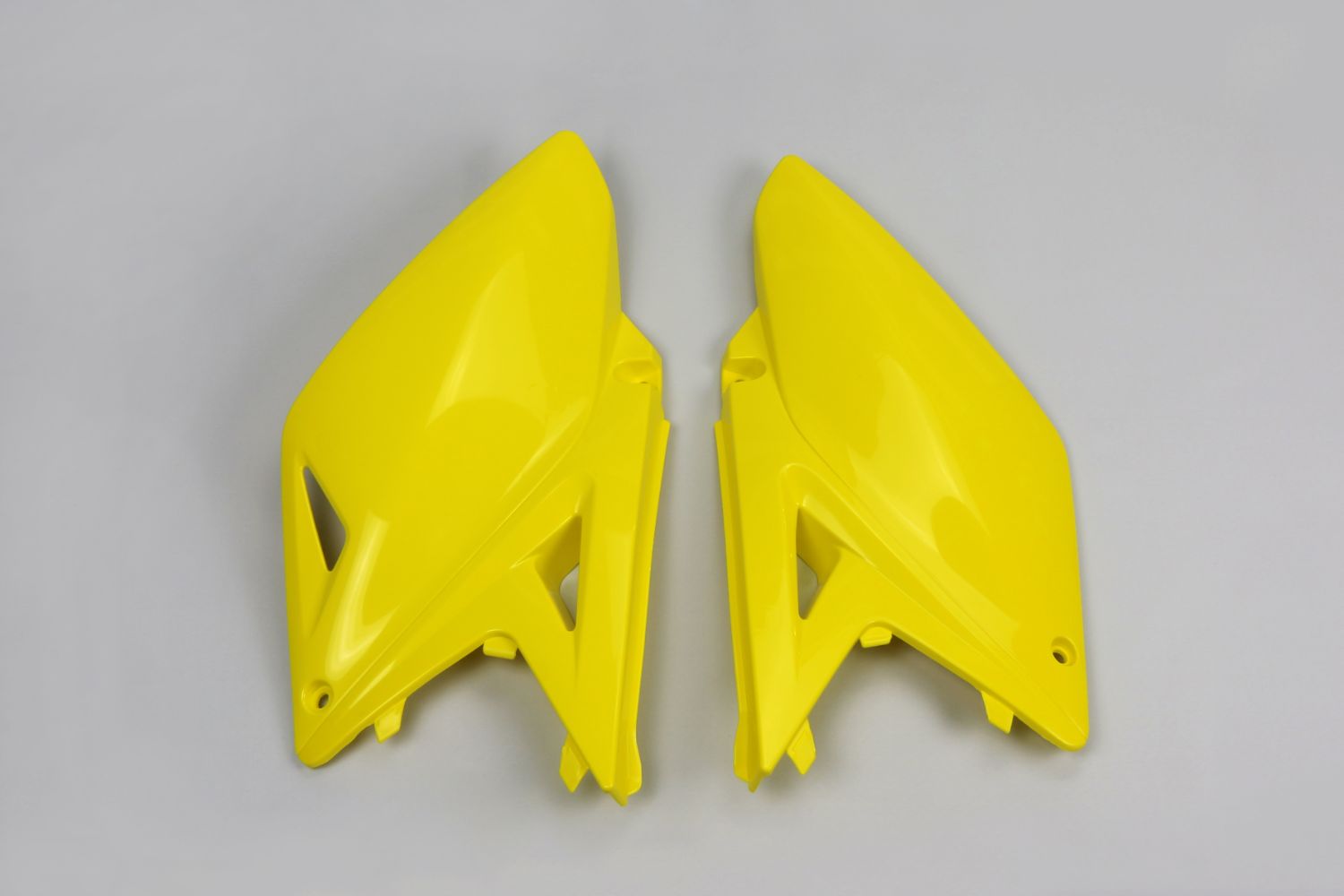 UFO Plast Fianchetti laterali portanumero Suzuki RMZ 250 2010-2018